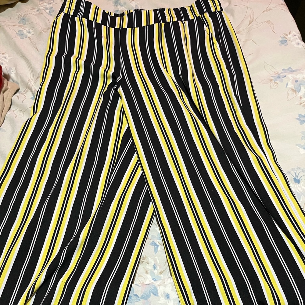 Eat.1946 white black and yellow flare pants cute with a black sleeve shirt